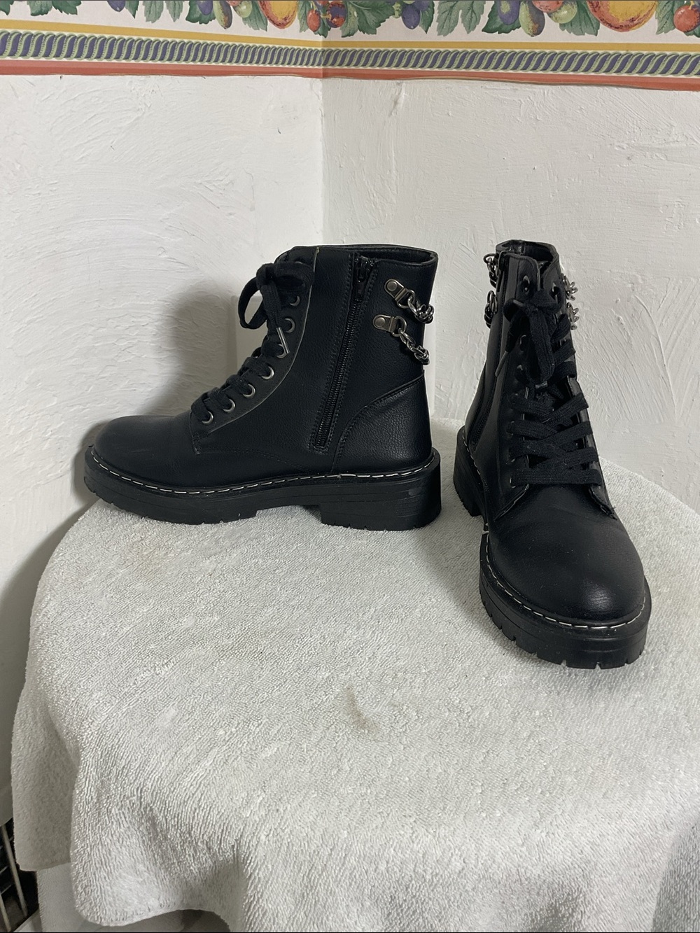 Mari A Kaih Black Chain Lug Sole Combat Boots Size 9M